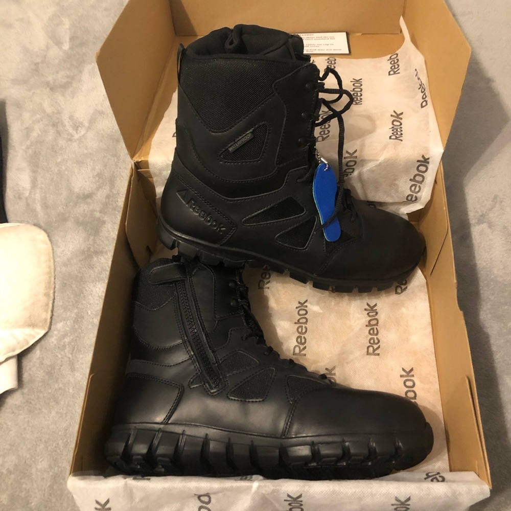 NWT sz 10 mens Reebok safety toe boots